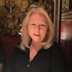 Meet your Posher, Deena